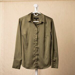 Banana Republic, Silky Classic Button Down Blouse, Size Small, Olive